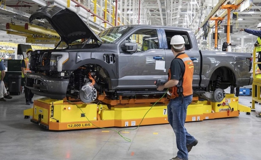 ​首批福特F-150 Lightning预生产，定位电动皮卡，性能强悍