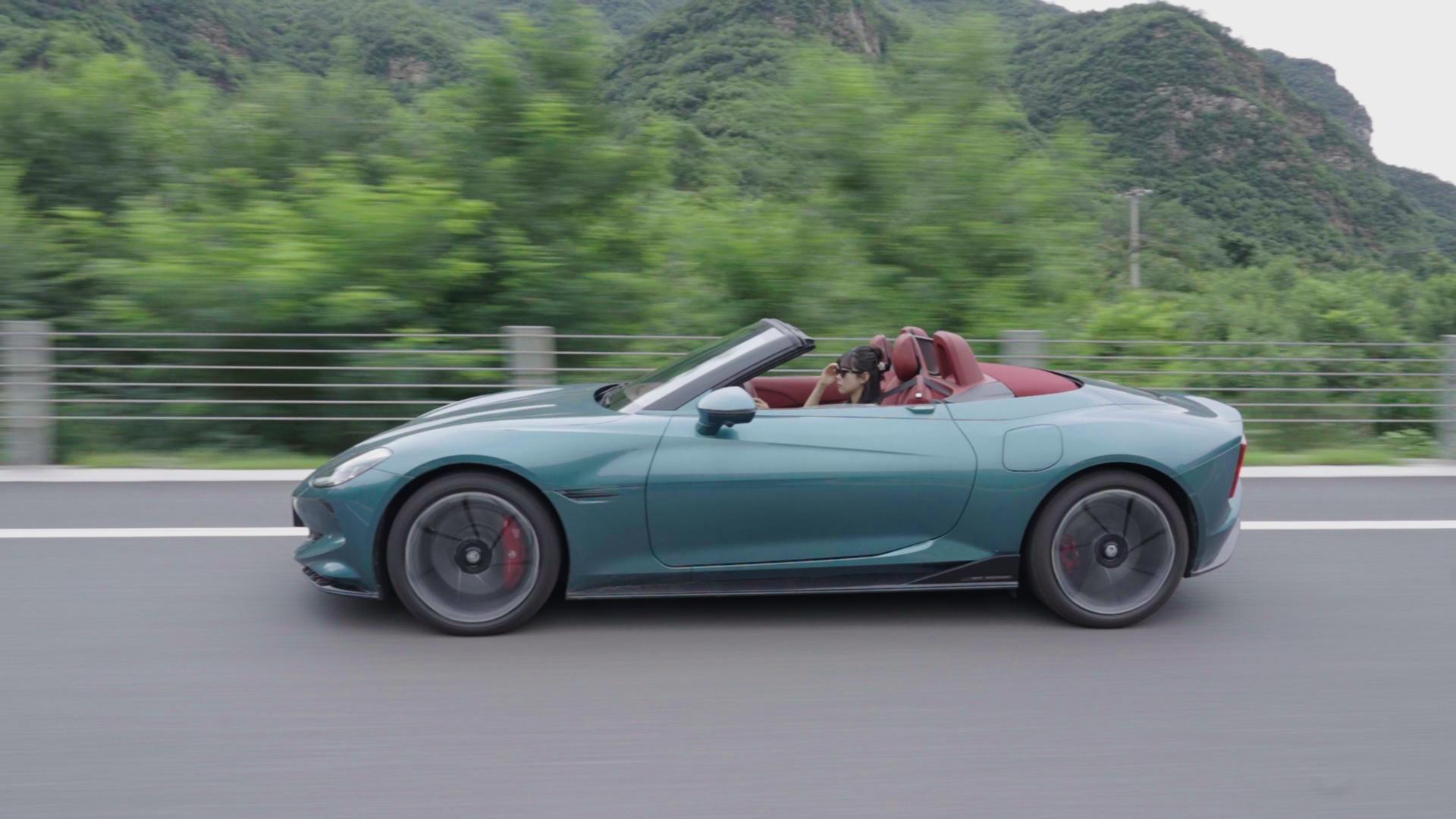 ����ِ������ MG Cyberster2026�����[�����������W