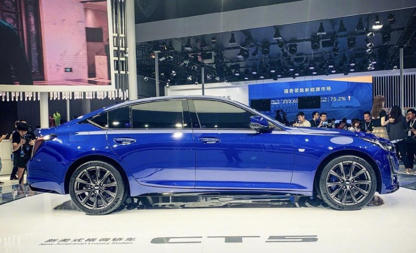 2019的成都车展，凯迪拉克-CT5首发亮相，定位中大型车！