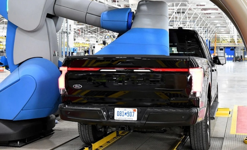 ​首批福特F-150 Lightning预生产，定位电动皮卡，性能强悍