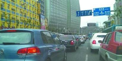 停车难、早高峰的难题 被全新伊兰特用“一万元” 搞定