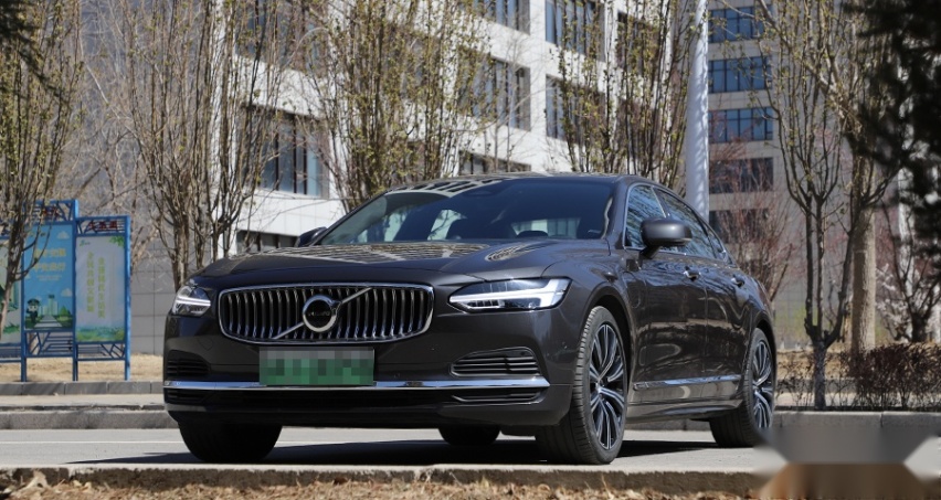 当典雅遇上性能？ 试沃尔沃S90 T8四驱智雅豪华型！