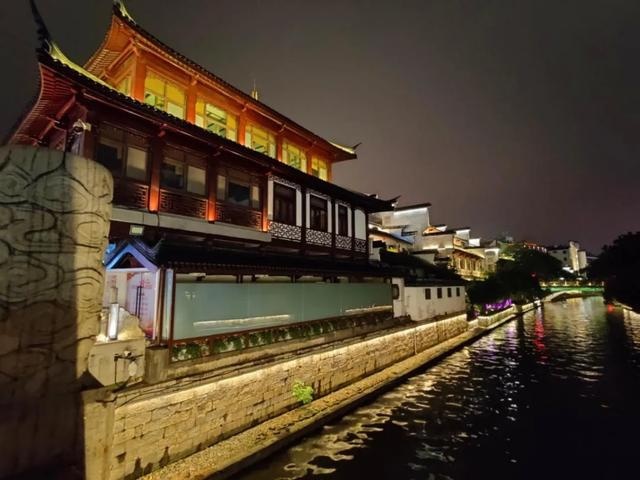夜泊古秦淮、日探紫金山，梧桐下与北京现代菲斯塔畅游南京
