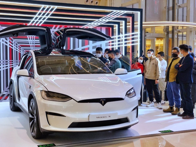 2.6秒破百！特斯拉Model X Plaid巡展启幕 首站空降西安