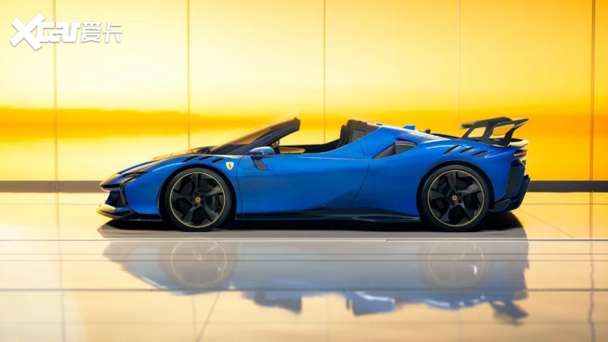 从赛道驶向公路的法拉利 sf90 xx stradale/sf90 x