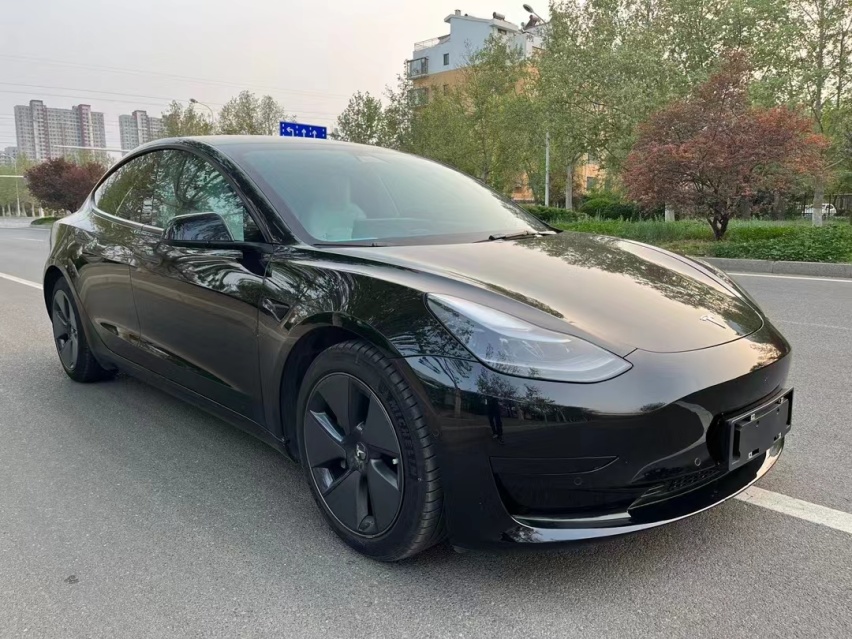 特斯拉Model 3：电动时代的先锋与革命者
