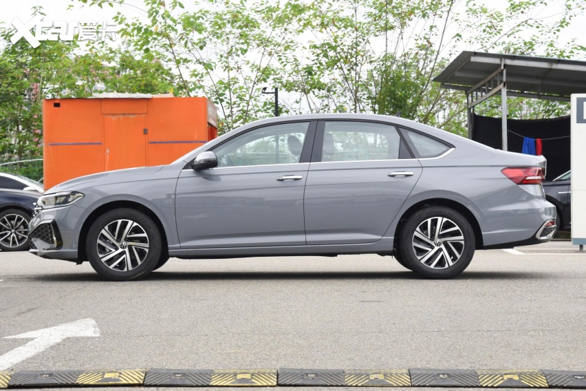 上汽大众朗逸,全款优惠4.2万元,值不值得入手?