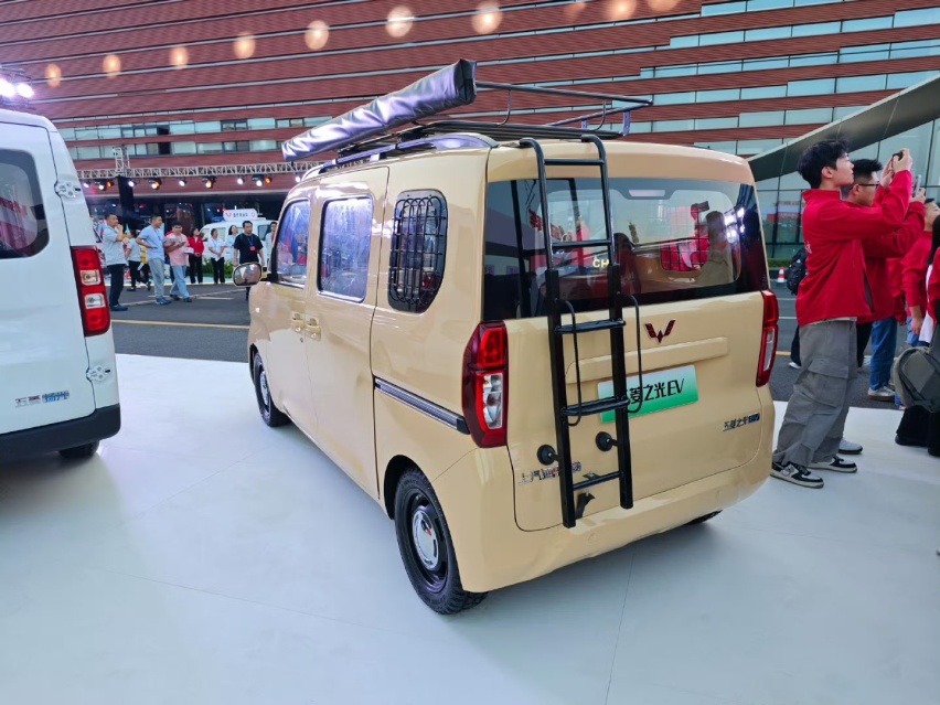中国版“K-Car”！五菱之光EV实车现身，长超3米6+侧滑门