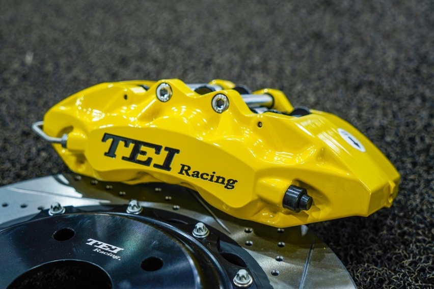 一汽-丰田锐志刹车改装P60S六活塞卡钳套件，TEI Racing刹车