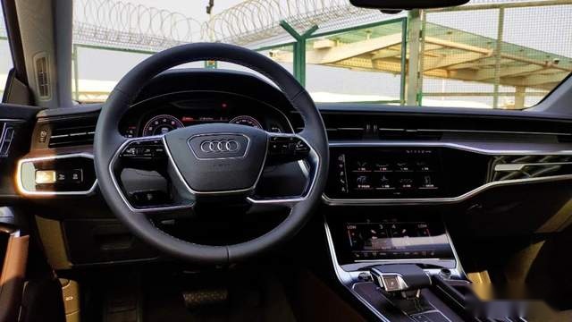 5.6秒破百、3.0T V6引擎的魅力，深入试驾奥迪A7L