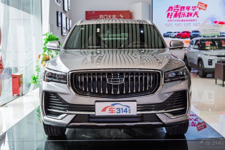 手持相同预算，UNI-K、摩卡、星越L，我们应该选哪款？