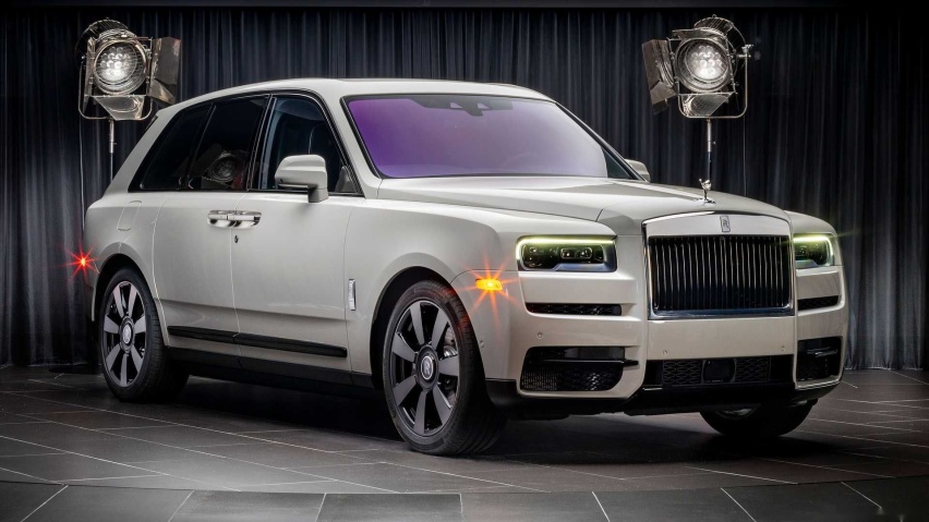 rolls-royce-cullinan-bespoke-colors (1).jpg