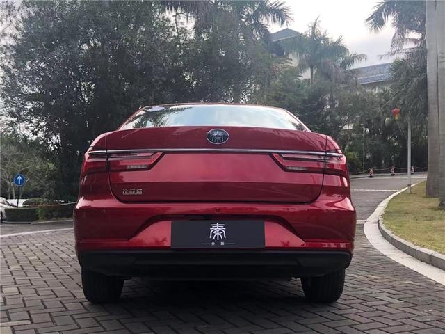 试驾比亚迪全新秦燃油:百公里油耗5.6L、配置越级