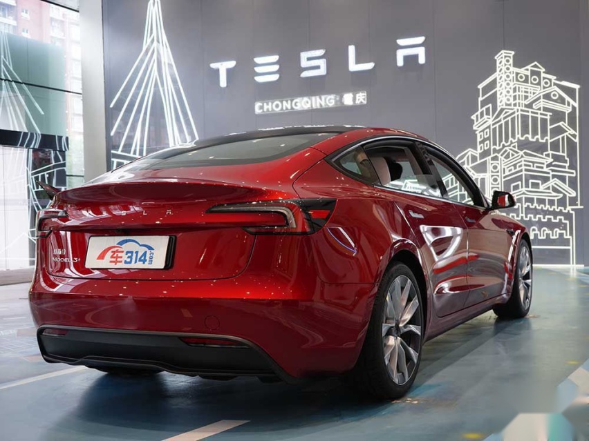 Model 3和智界S7 谁才是纯电轿车之王？