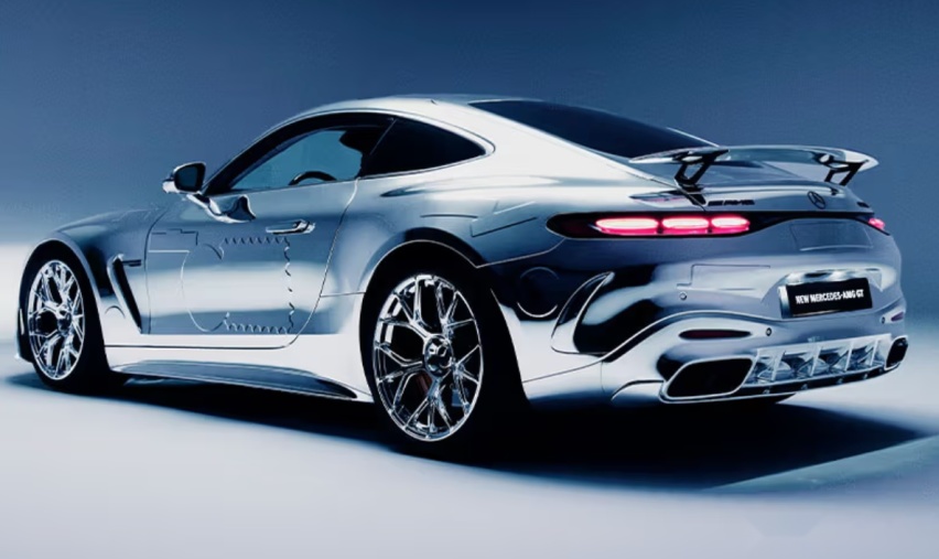 sacai联名版AMG GT63即将中国首秀，镜面电镀银涂装，机能风爆