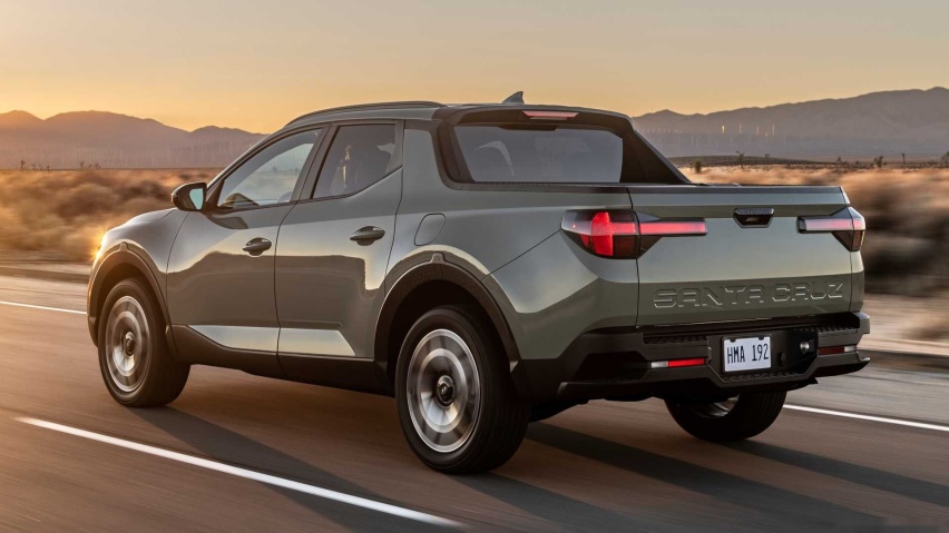 2022-hyundai-santa-cruz-back-angle-with-taillights.jpg