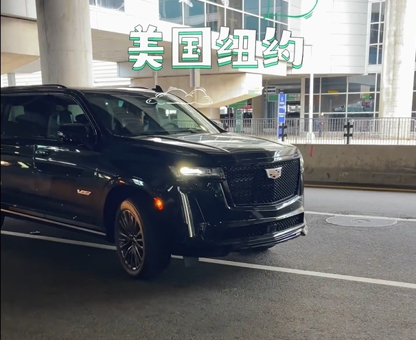 世界重量级拳王张志磊开啥车？堪称移动行宫，国内买不到