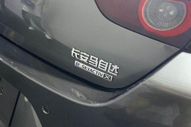 一辆紧凑型轿车敢卖到近19万元，马自达迷之自信还是真有硬货？