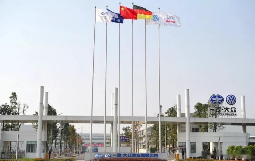 电子驾照将于明年全面推行;日产Z系列跑车正式发布