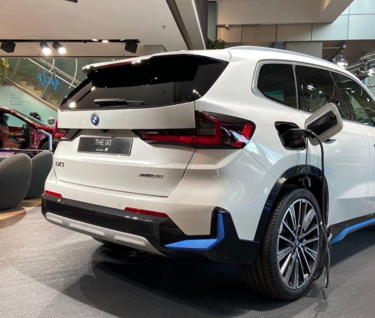 宝马最便宜的性能SUV！外观酷似“小X5”，拥有2.0T和新能源版