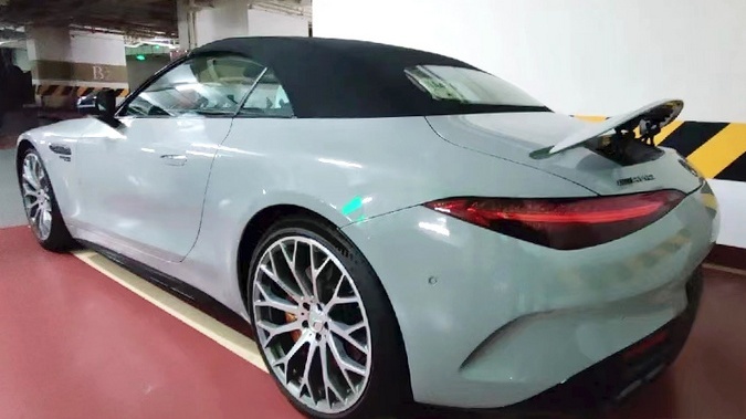奔驰AMG SL实拍图曝光！对标911，有望明年引入国内！
