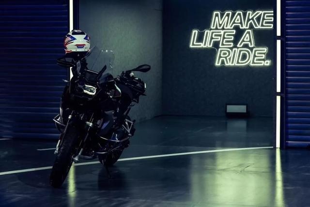 最强“拳击手”水平对置双缸发动机，全新BMW R 1250来了