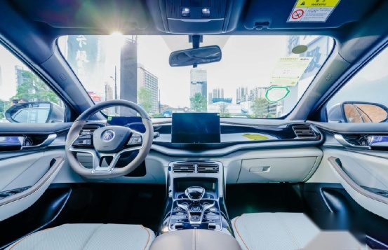以冠军之名，乘碾压之势！比亚迪秦PLUS EV 2023冠军版羊城上市