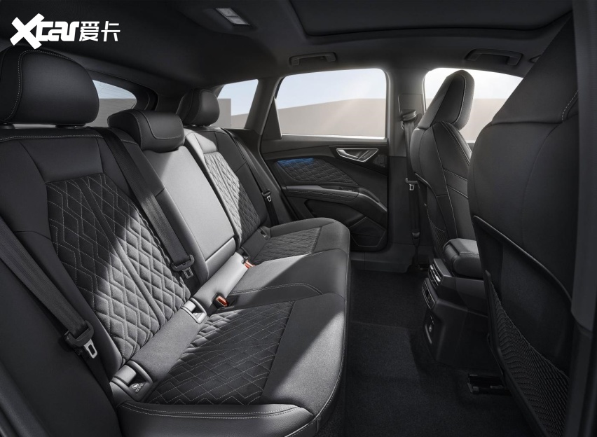 养一辆30万宝马X1，和养一辆奥迪Q4 e-tron，十年花费差距大吗