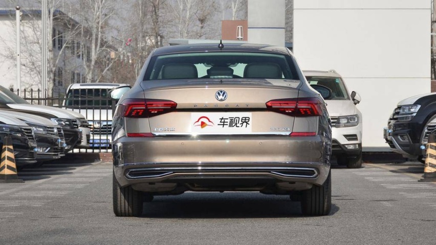 手握20万买专车 帕萨特和迈腾选哪个？为什么老司机都这样讲