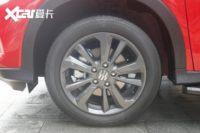 综合续航401km，标配17寸轮毂和按键换挡，缤智纯电版