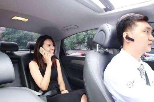 女孩们双手赞成，在网约车“内”安装摄像头，你认为有必要吗？