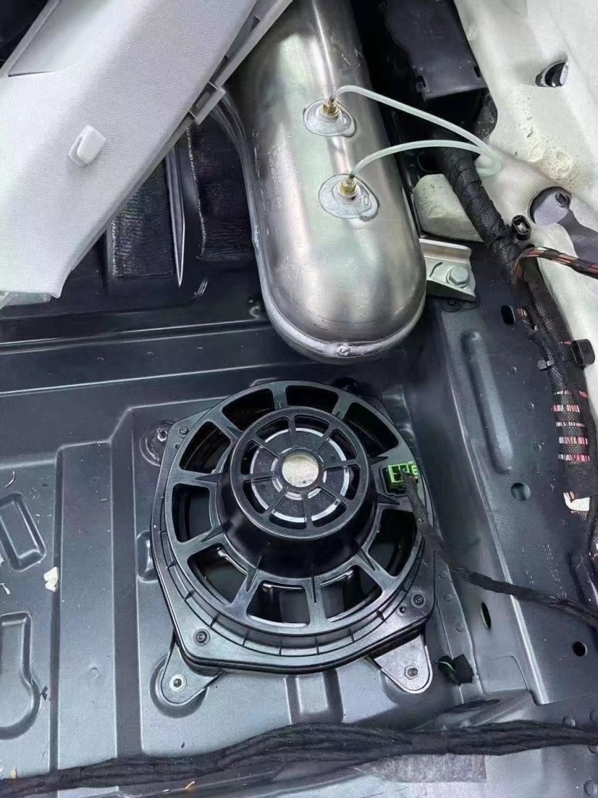 22款奔驰GLS450升级原厂大柏林音响26个喇叭施工案例