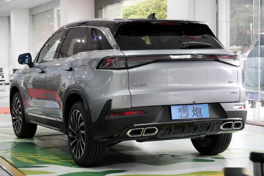 不到14万的SUV也有座椅按摩和女王副驾？北京新X7实拍详解