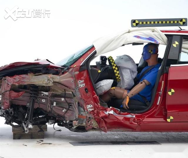 国产特斯拉model3中保研正面25碰撞测试出炉a柱表