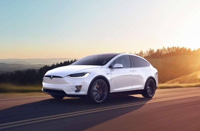豪华纯电SUV C级市场，e-tron的“对手”只有自己