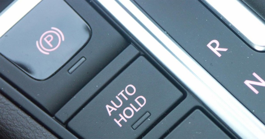 AUTO HOLD功能挺方便，为何有些车主却放着不用？