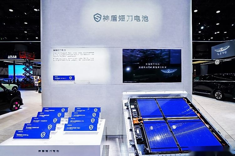 吉利银河科技馆再启幕技术展区硬实力耀目广州车展