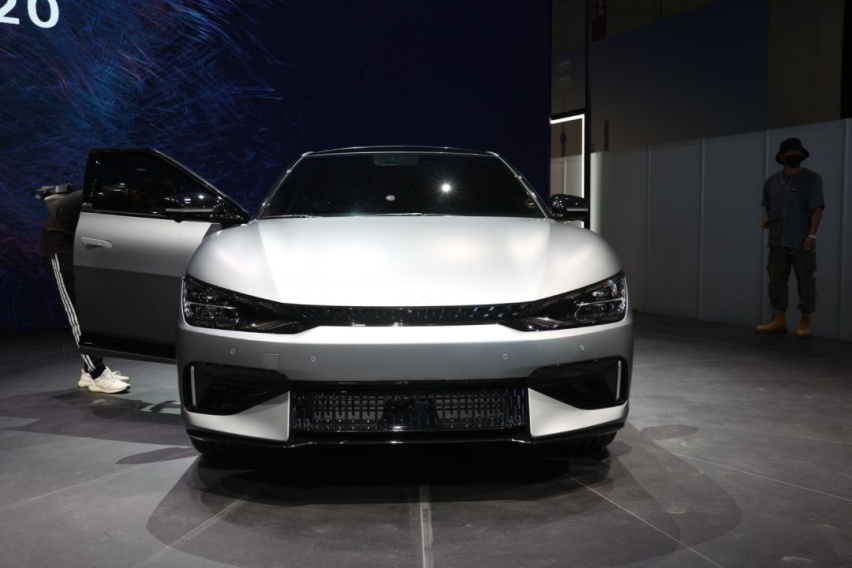 2021上海车展探馆丨EV6 GT实拍 性能感出众