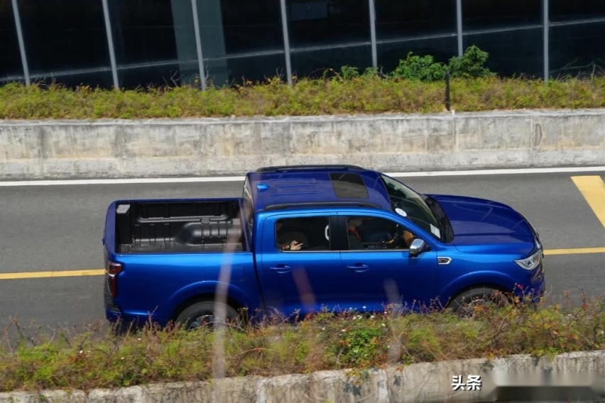 鹏城试驾长城炮全球版,时尚大皮卡回头率百分百