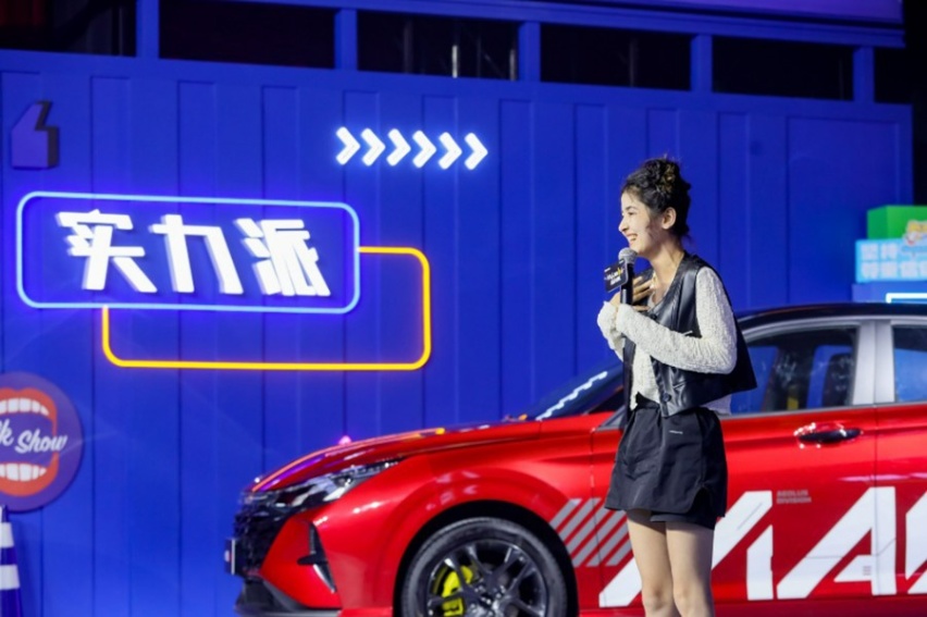 年轻人的运动轿跑6.49万起！东风风神奕炫马赫版“脱口”而售