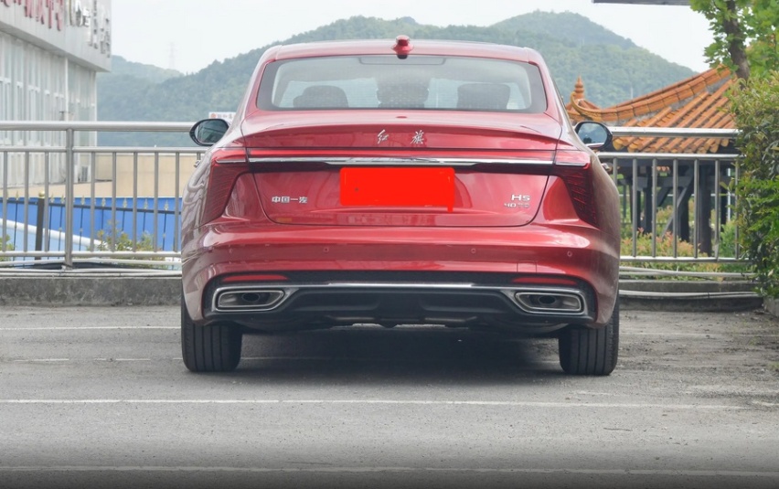 同事新提2.0T入门版红旗H5，静态体验过后，大家都这么说