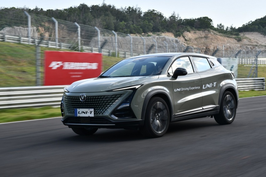 2022款UNI-T：颜值很拉风，跑赛道有乐趣吗？