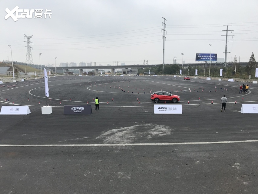 只要7.98万起的“钢炮SUV”，底子到底怎么样？
