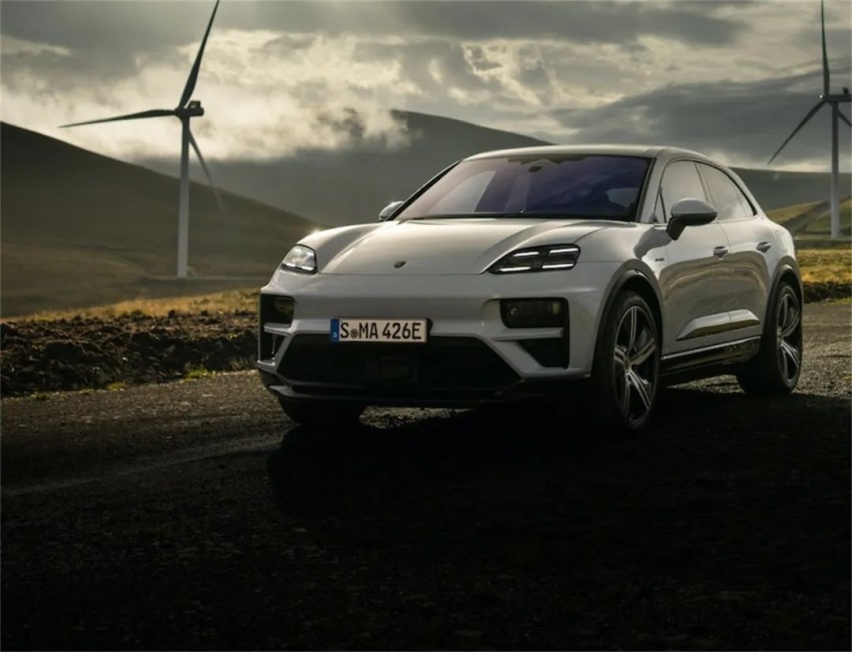 「触电」的保时捷 Macan，还能吃到燃油版的「老本」吗？