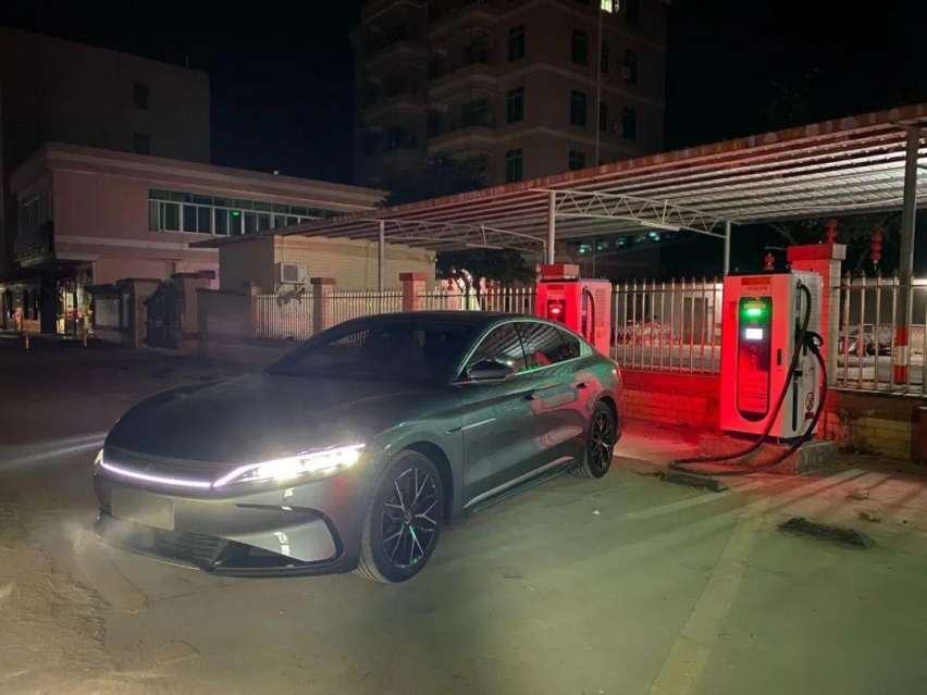 把汉EV开回家过年，亲戚都不问我什么时候结婚、一个月赚多少了？