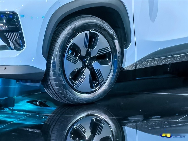 超舒适家庭纯电SUV 奇瑞舒享家全球上市 售12.99万元起