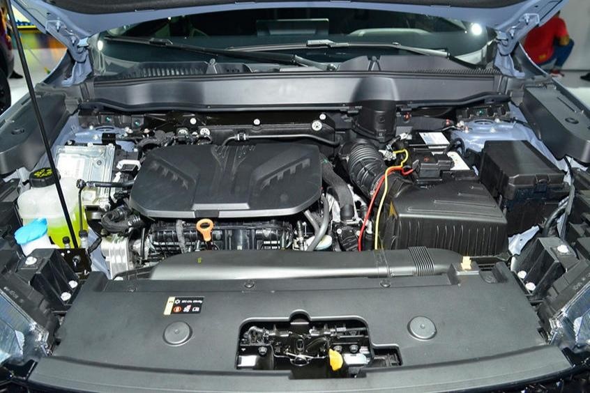 全新哈弗H6 2.0T车型上市 售13.69万起/配备四驱系