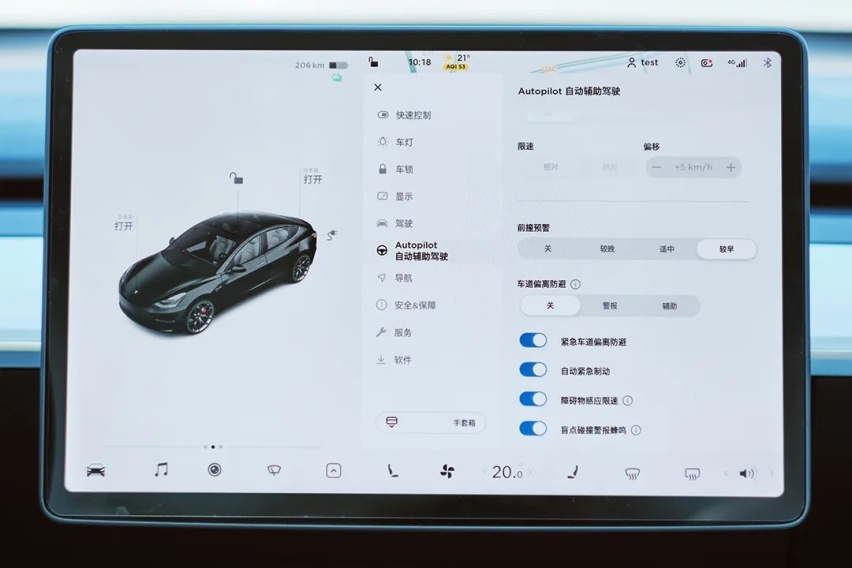 智能大PK！中西方新时代智能座驾到底谁更强？