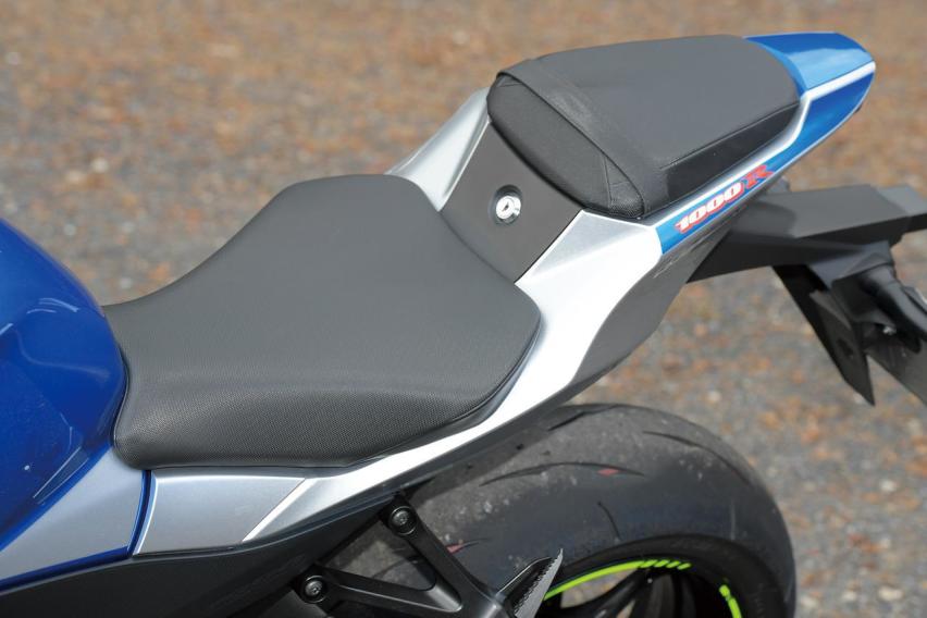 铃木公升级跑车GSX-R1000R，赛车技术下放，水冷四缸197马力