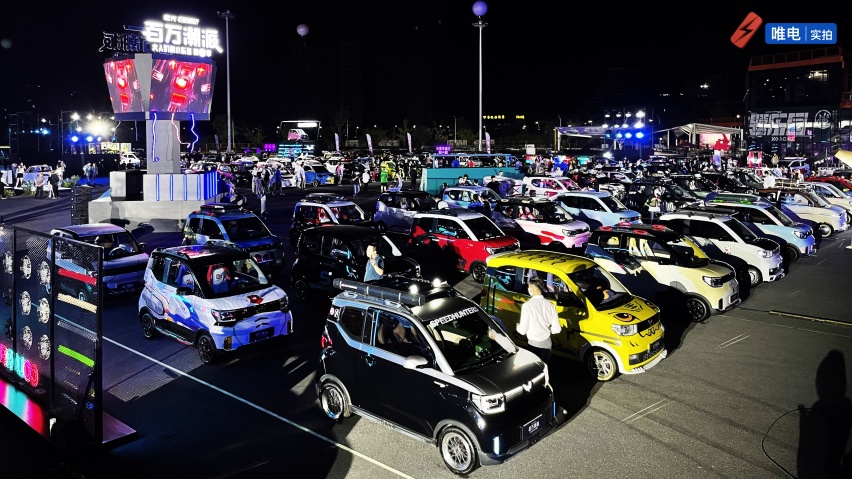 除了9.99万元的宏光MINI敞篷上市，盛典的改装车、快充也值得看看